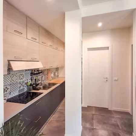 Bright One-bedroom Near Isola * Milaan