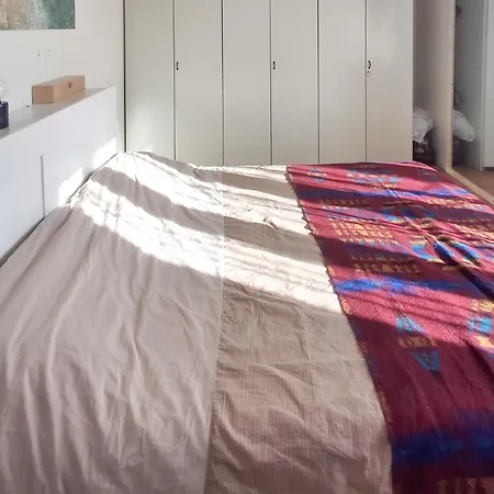 Bright One-bedroom Near Isola Appartement