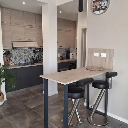 Bright One-bedroom Near Isola * 米兰